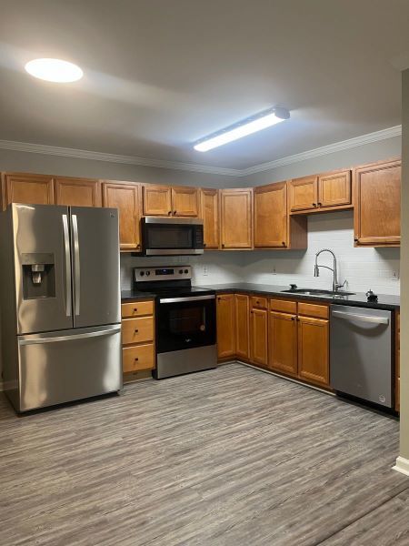 Building Photo - Recently renovated 3bd/2ba townhome in Ced...
