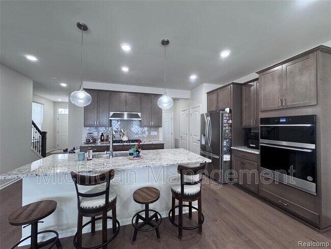 Building Photo - 1434 Superior Dr