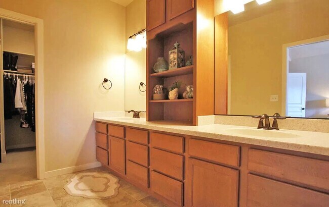 Building Photo - 2 br, 2.5 bath Condo - Cook Inlet Townhomes