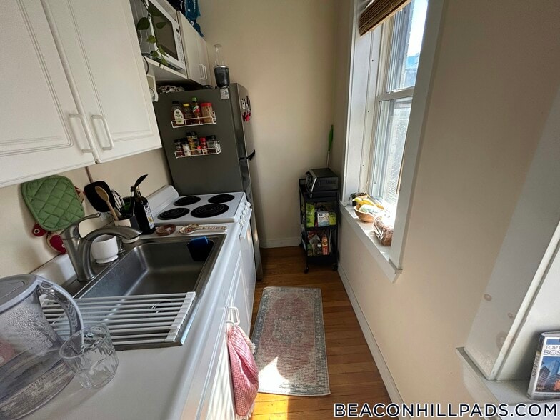 Building Photo - 108 Myrtle St