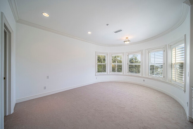 Building Photo - 1160 N Easley Canyon Rd