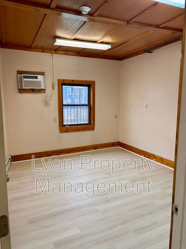 Building Photo - 262 Illinois St