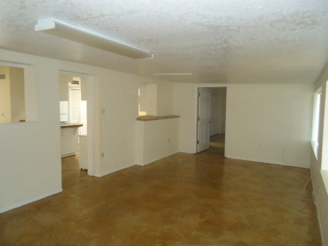 Building Photo - 1301 Cushman Dr