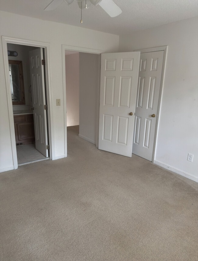 Building Photo - 121 Winners Cir