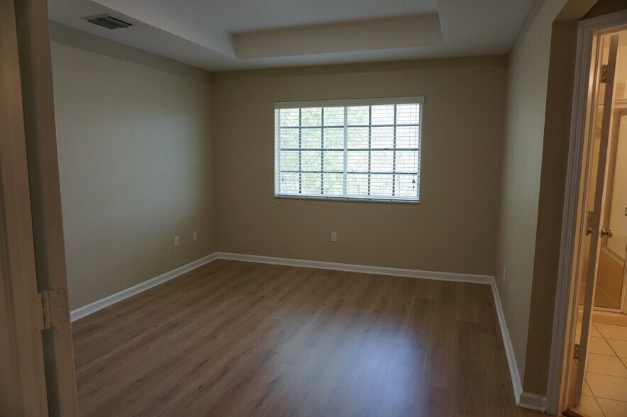 Building Photo - 2030 Nassau Dr