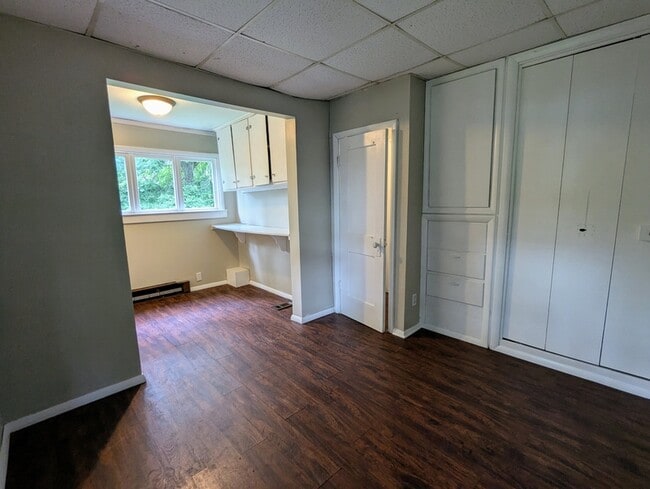Building Photo - 818 Woodbine Ave