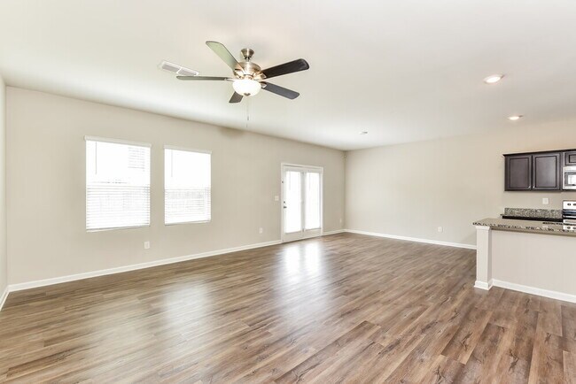 Building Photo - 3765 Place Dr