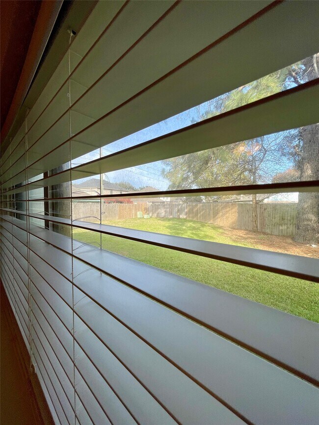 Building Photo - 2622 Olster Dr