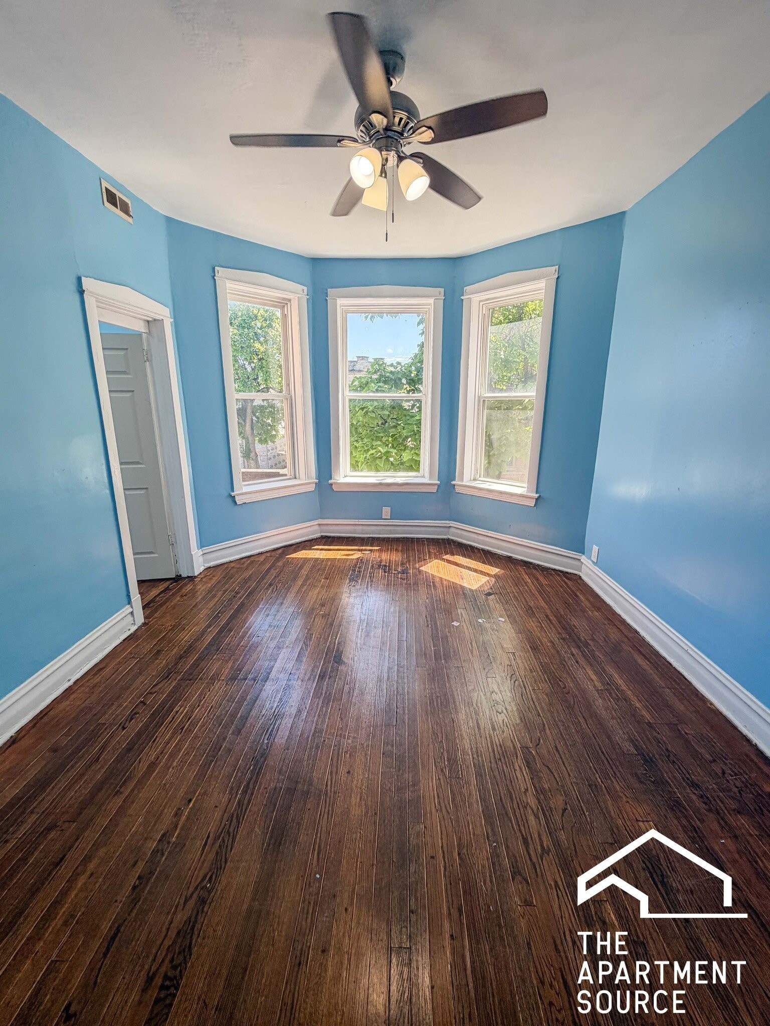 Building Photo - 1426 S Avers Ave