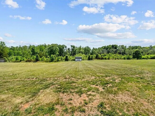 Building Photo - Lease OR Lease to Own