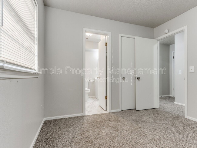 Building Photo - 8508 Candlewood Dr