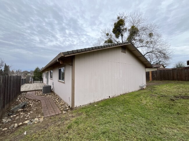 Building Photo - 12171 Dry Creek Rd