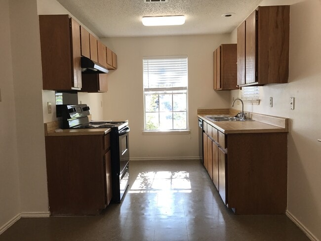 Building Photo - Sandiland