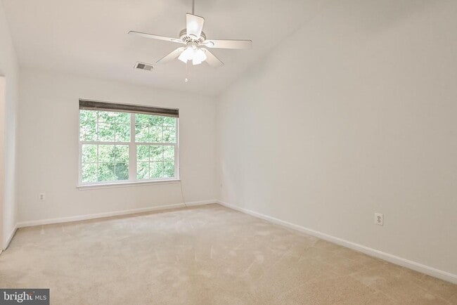 Building Photo - 8373 Millwood Dr