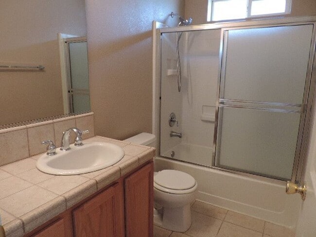 Building Photo - Golf Course home for rent, 1997 sqft, 3 be...