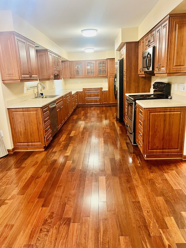 Building Photo - 30244 Southampton Ln