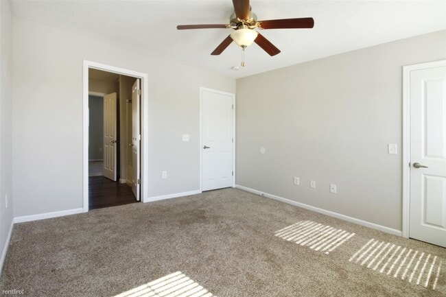 Building Photo - 2 br, 1.5 bath Townhome - 57 High Street 8