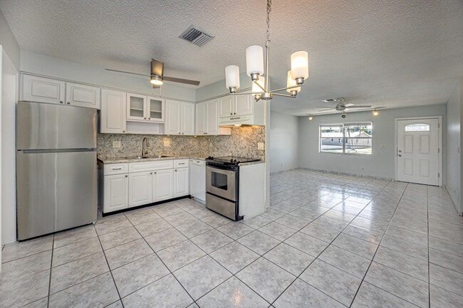 Building Photo - 2734 Ponce De Leon Blvd