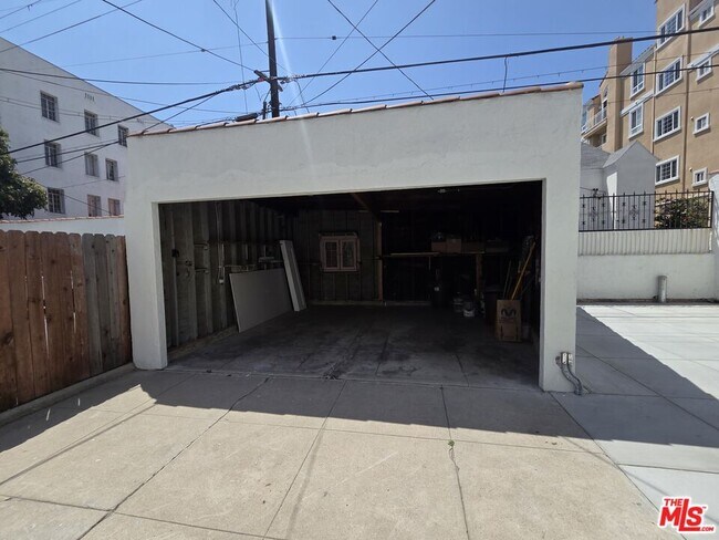 Building Photo - 351 S Detroit St
