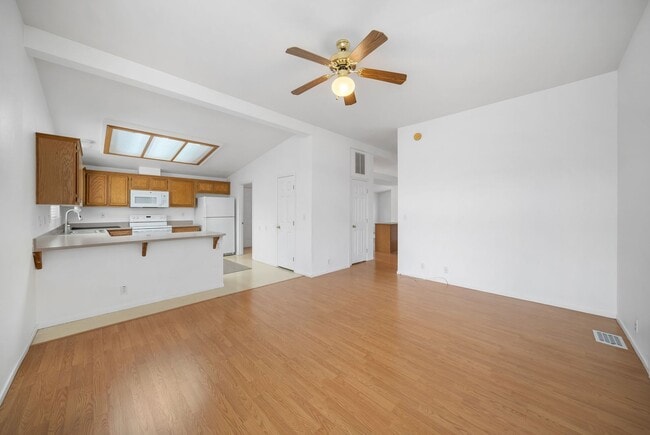 Building Photo - Large 3/2 Home in 55 & Older Community