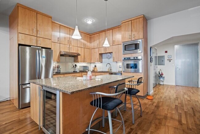 Building Photo - 1313 Washington St