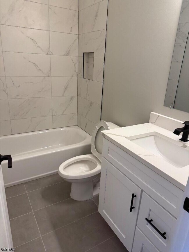 Building Photo - 76 Barbara St