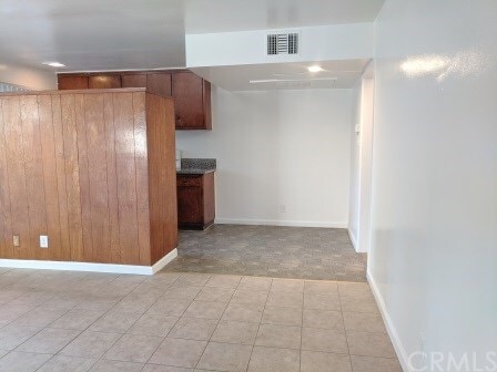 Building Photo - 10130 S Inglewood Ave