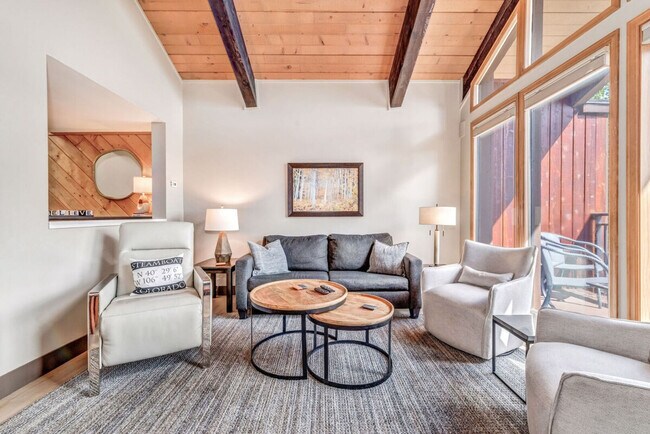 Building Photo - 2160 Mt Werner Cir