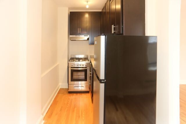 Building Photo - 617 W Patterson Ave