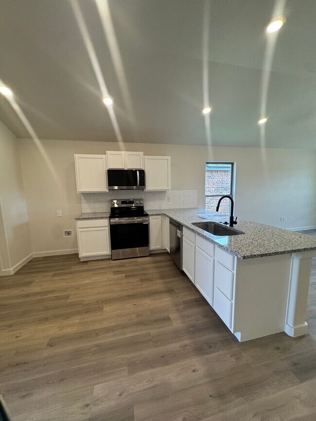 Building Photo - Brand New Construction 3/2/2 in Homestead!!! 1/2 off special 1st month's rent