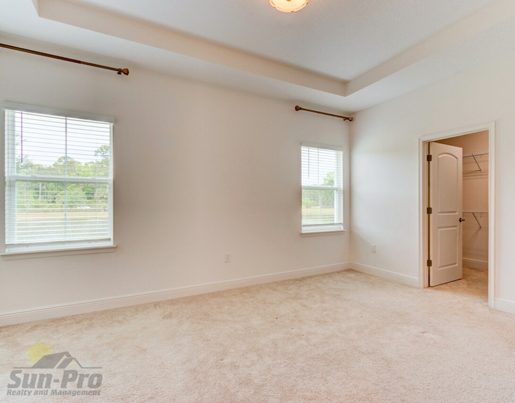 Building Photo - 5563 Estero Loop