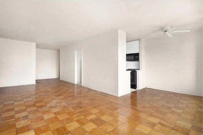 Building Photo - 392 Central Prk W