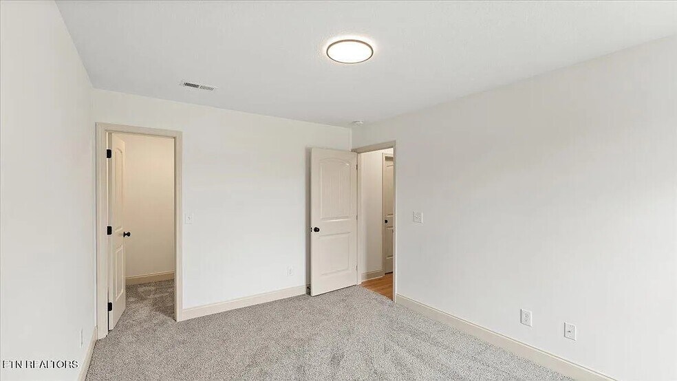 Building Photo - 6500 Locust Grove Ln