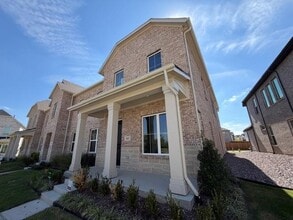 Building Photo - 1025 Featherglass Ln