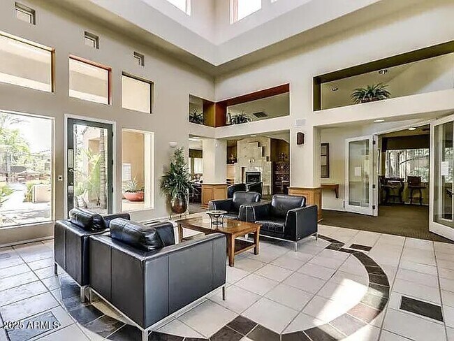 Building Photo - 11375 E Sahuaro Dr