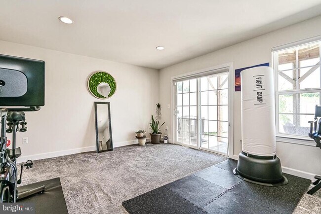 Building Photo - 13821 Litespeed Way