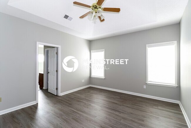Building Photo - 3 Bedroom Pet-Friendly Home in CORDOVA, TN with Main Street Renewal