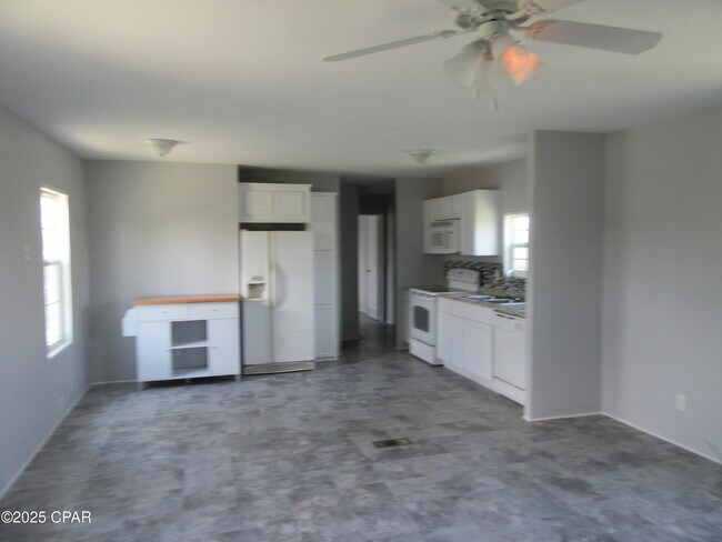 Building Photo - 7506 Harvey St