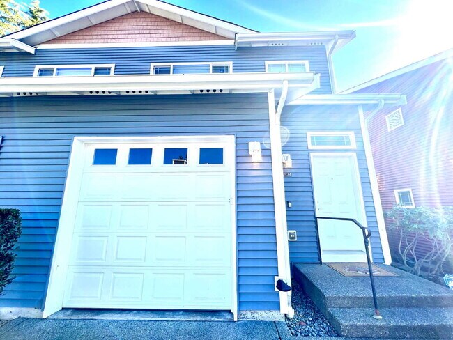 Building Photo - Move-In Ready Puyallup Townhome – Central Location, Easy Commute