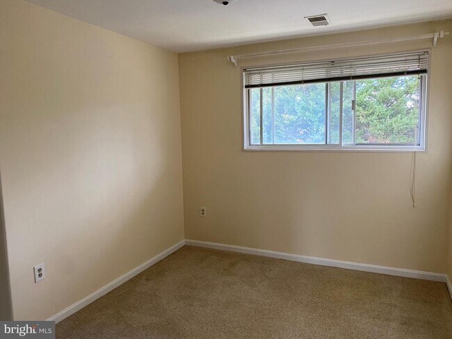 Building Photo - 2839 Kalmia Lee Ct