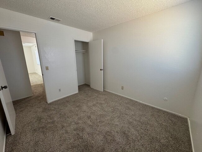 Building Photo - Fully Remodeled 4 Bedroom House Available ...