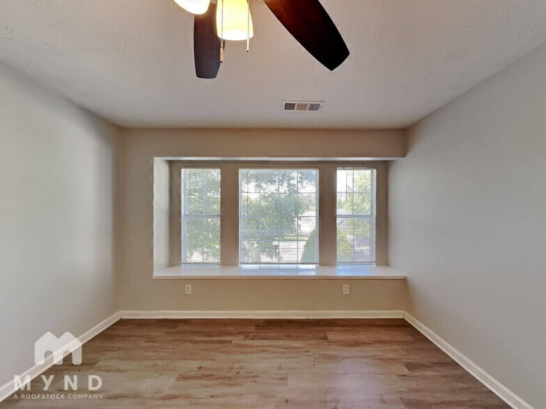 Building Photo - 545 Haymarket Ct