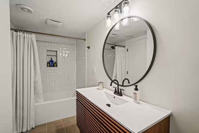 Building Photo - Updated 3 bedroom Delafield ranch