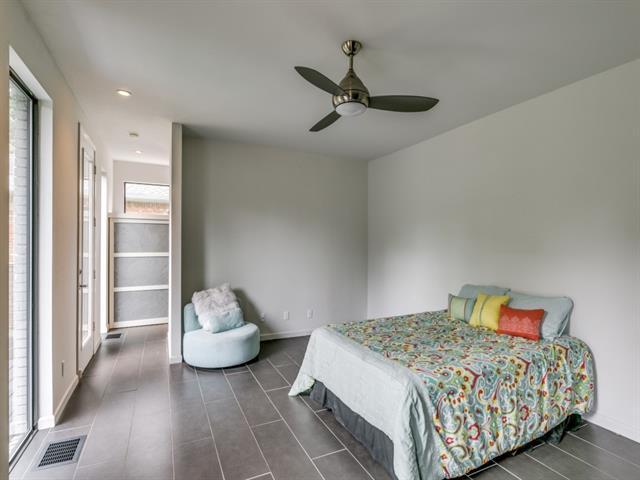 Building Photo - 919 Knott Pl