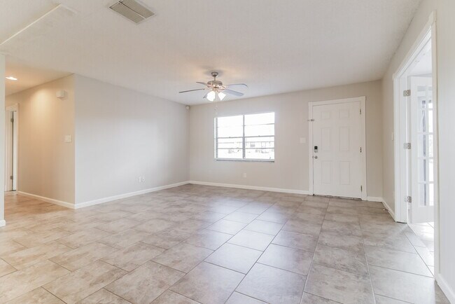 Building Photo - 4717 Seattle St