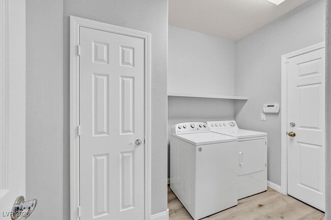 Building Photo - 10031 Alden Creek St