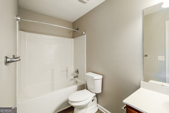 Building Photo - 30 Inverness Ave