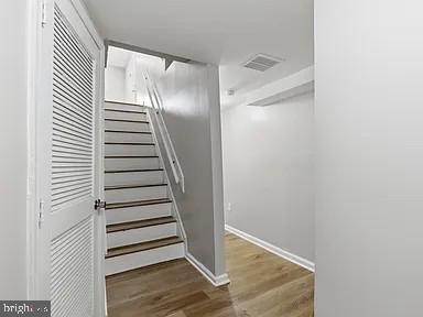 Building Photo - 2429 Barclay St