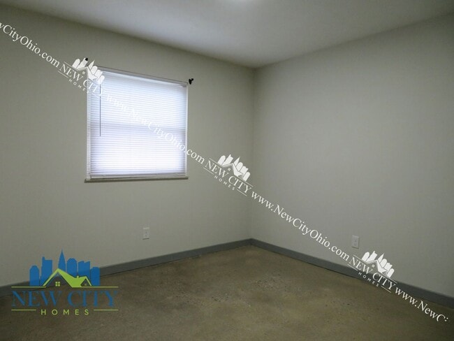Building Photo - 2085 Building - New Rennovated 1 & 2 bedrooms starting at $989!