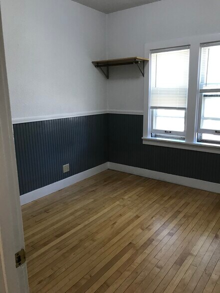 Building Photo - 529 N 4th St